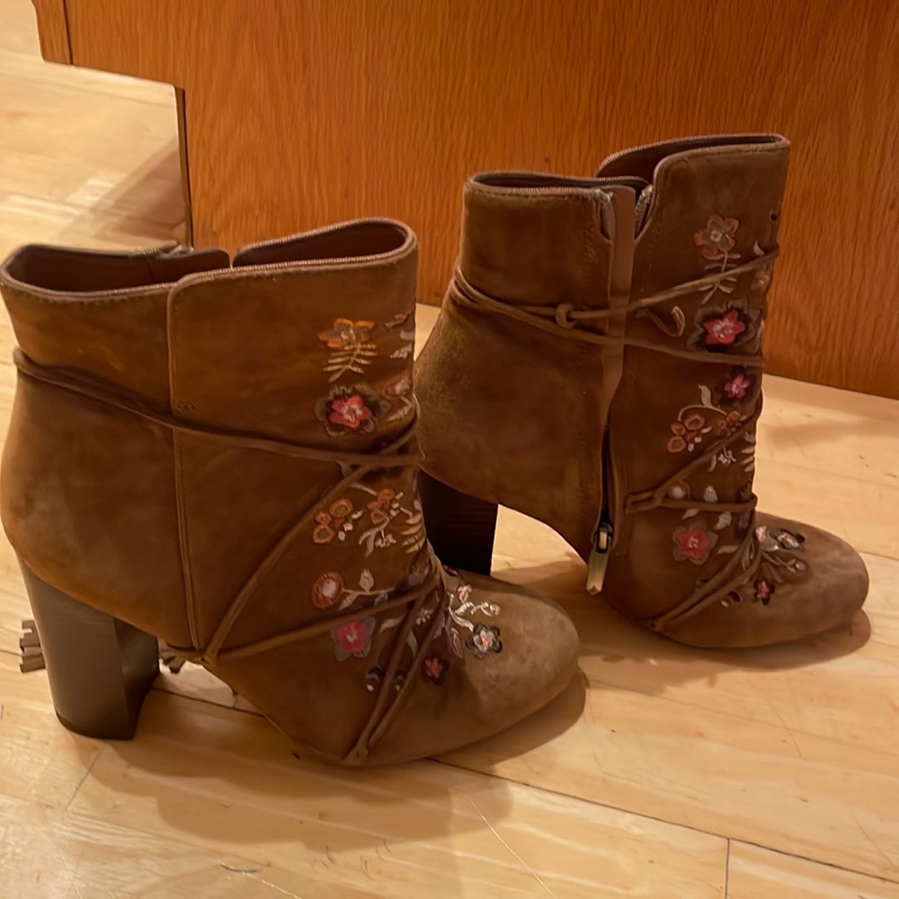 Sam elelman colorful brown suede boots
